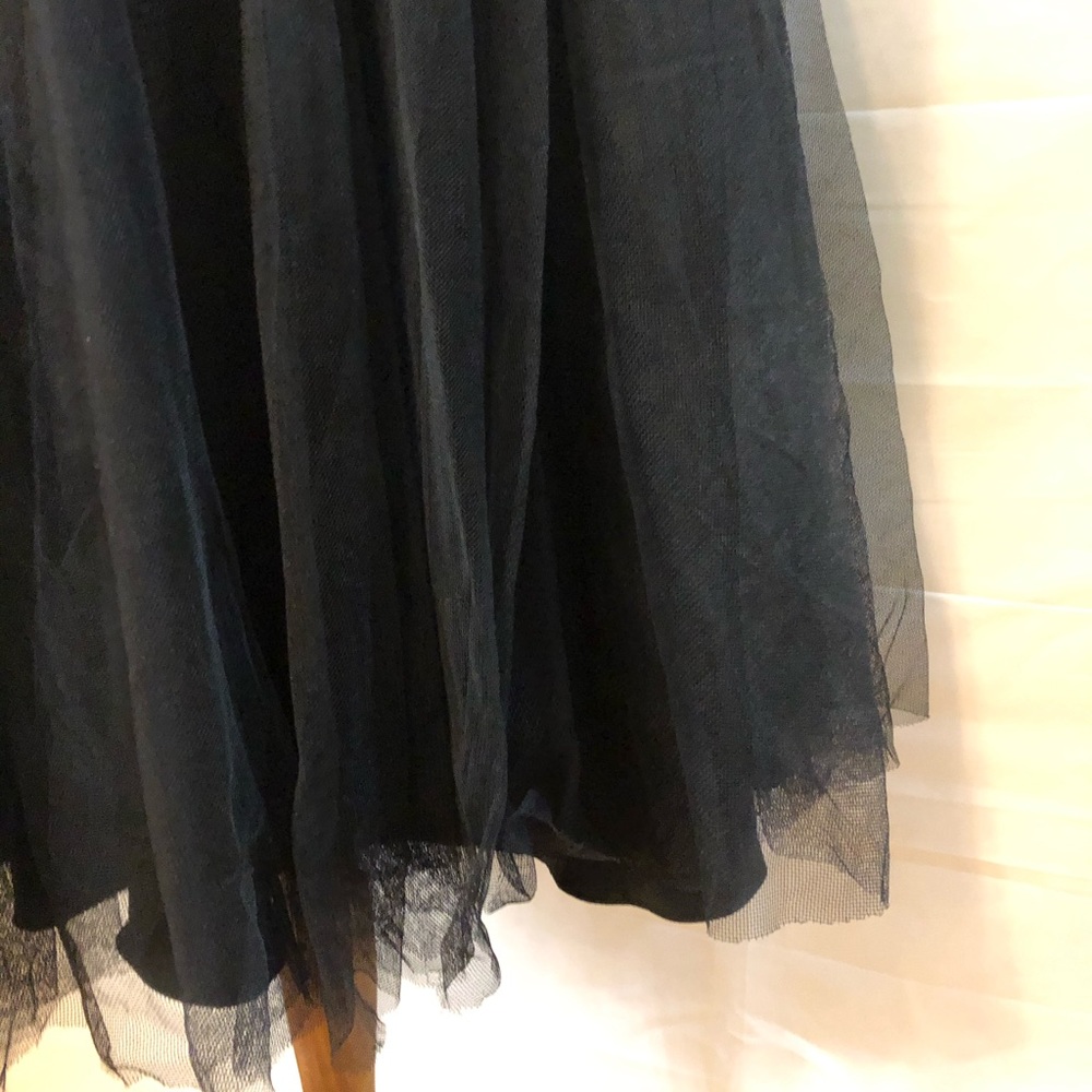 Banana republic black and tuelle silk dress. - Picture 3 of 7